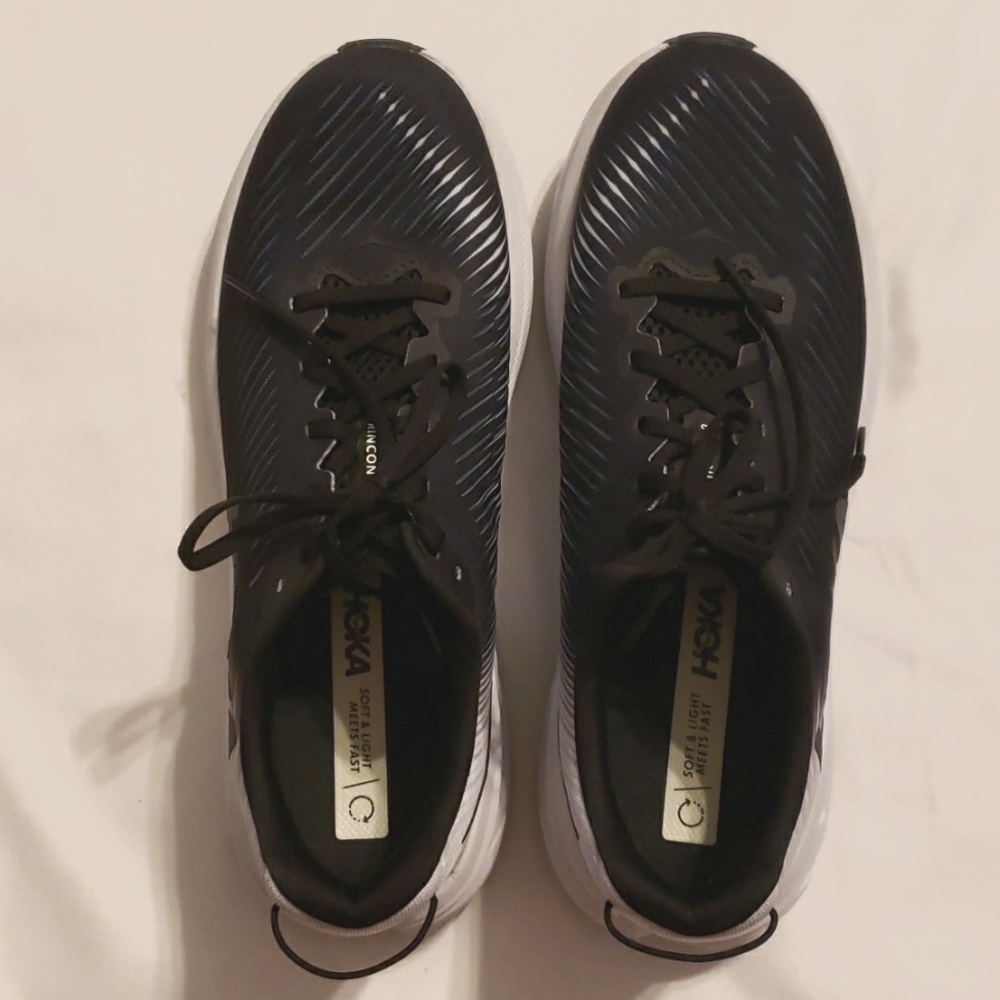 Hoka Rincon 3 in Black and White Size 10D Mens